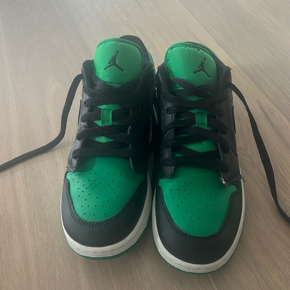 Size seven youth air jordan lucky green  lows